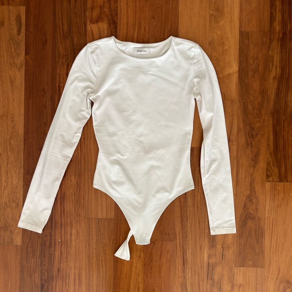 Aritzia Babaton White Crew Neck Bodysuit